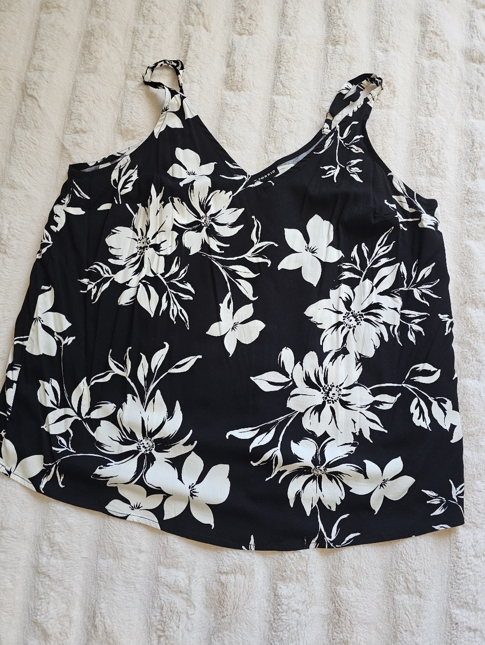 torrid Black and White Floral V-Neck Cami